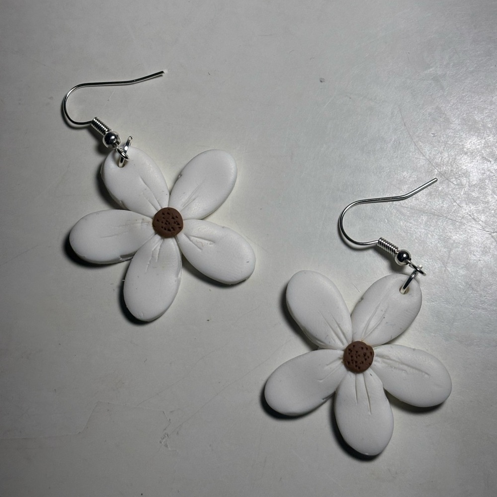 White Daisy Earrings